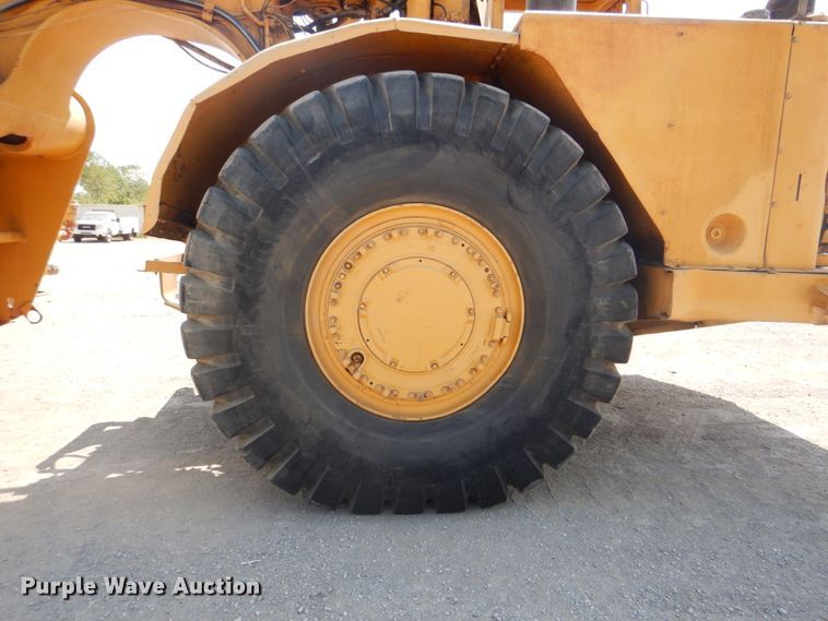 image for item DG1722 1977 Caterpillar 631D  water wagon