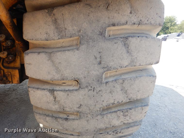 image for item DG1722 1977 Caterpillar 631D  water wagon