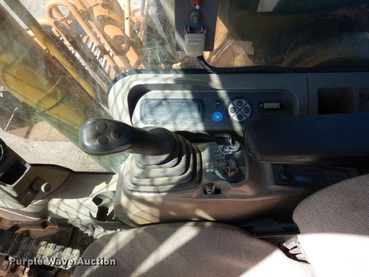 image for item DG1752 Case CX240B  excavator