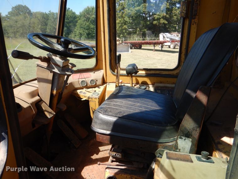 image for item DG1757 1982 Caterpillar 950B  wheel loader