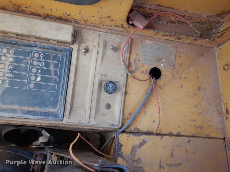 image for item DG1757 1982 Caterpillar 950B  wheel loader