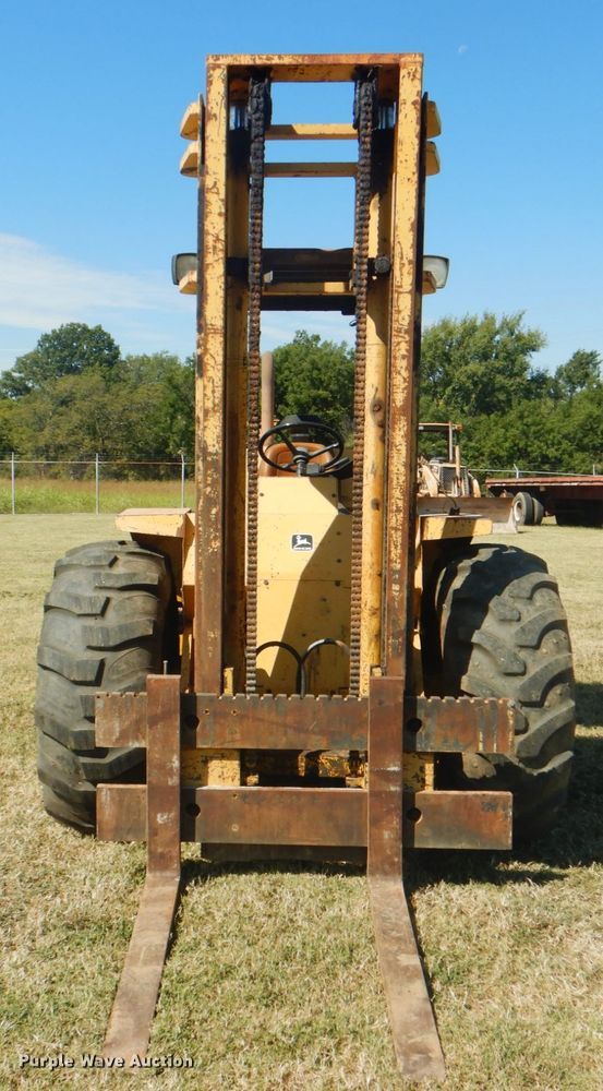 image for item DG1766 1998 John Deere 488E  forklift