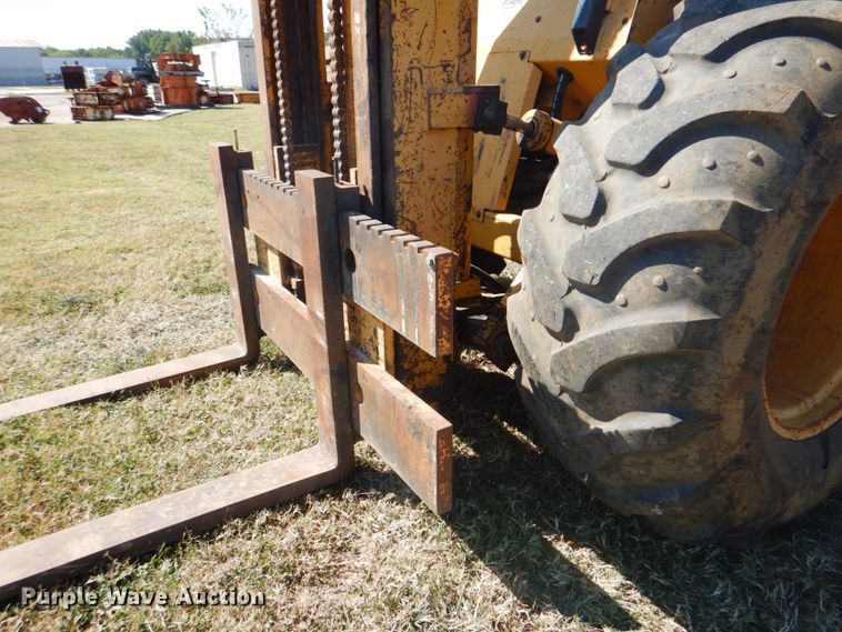 image for item DG1766 1998 John Deere 488E  forklift