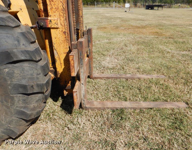 image for item DG1766 1998 John Deere 488E  forklift