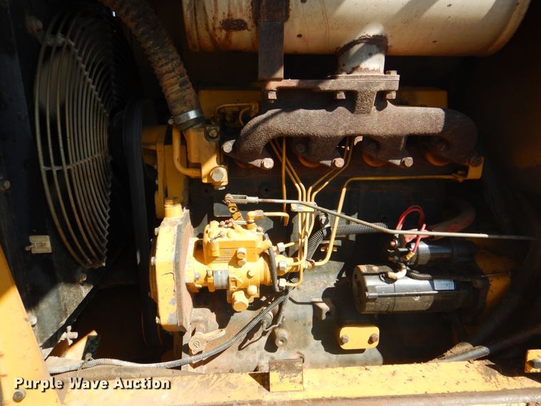 image for item DG1766 1998 John Deere 488E  forklift