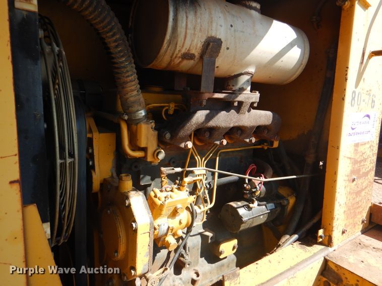 image for item DG1766 1998 John Deere 488E  forklift