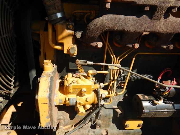 image for item DG1766 1998 John Deere 488E  forklift