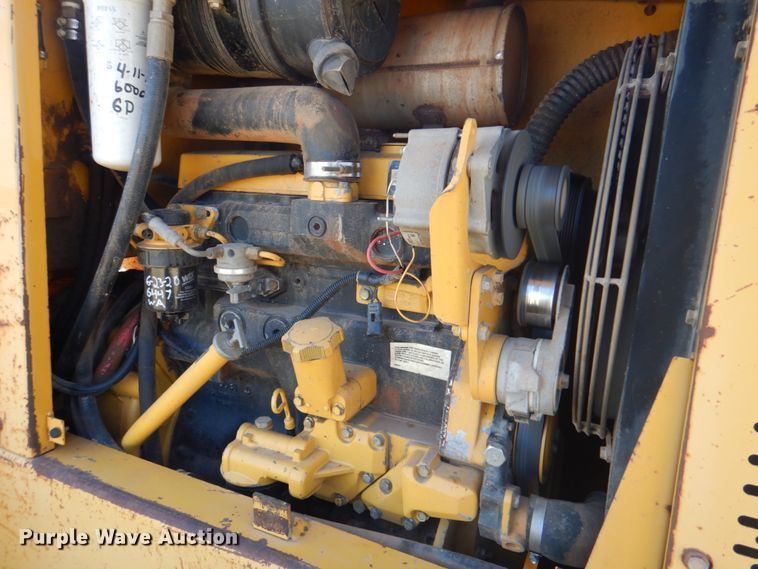 image for item DG1766 1998 John Deere 488E  forklift