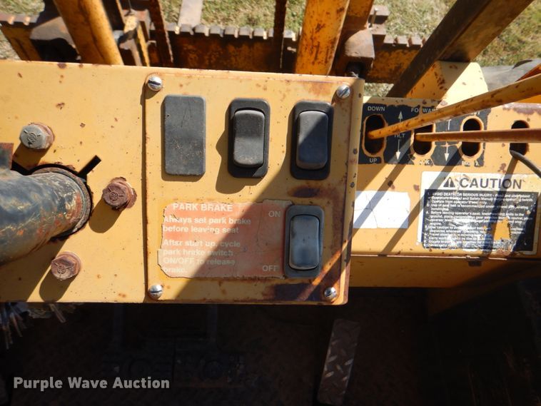 image for item DG1766 1998 John Deere 488E  forklift