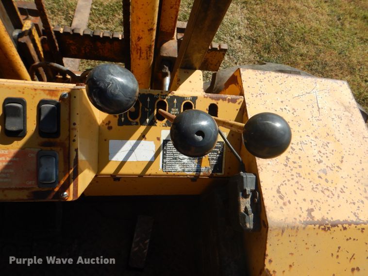 image for item DG1766 1998 John Deere 488E  forklift