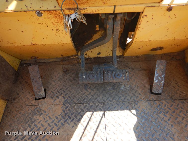 image for item DG1766 1998 John Deere 488E  forklift