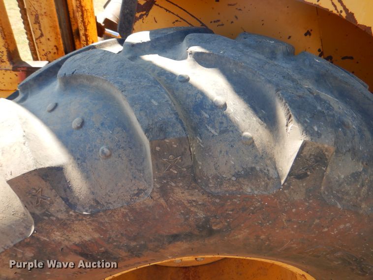 image for item DG1766 1998 John Deere 488E  forklift