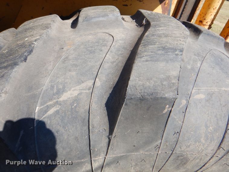 image for item DG1766 1998 John Deere 488E  forklift