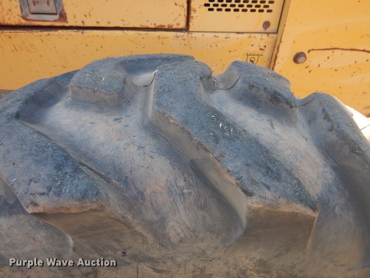 image for item DG1766 1998 John Deere 488E  forklift