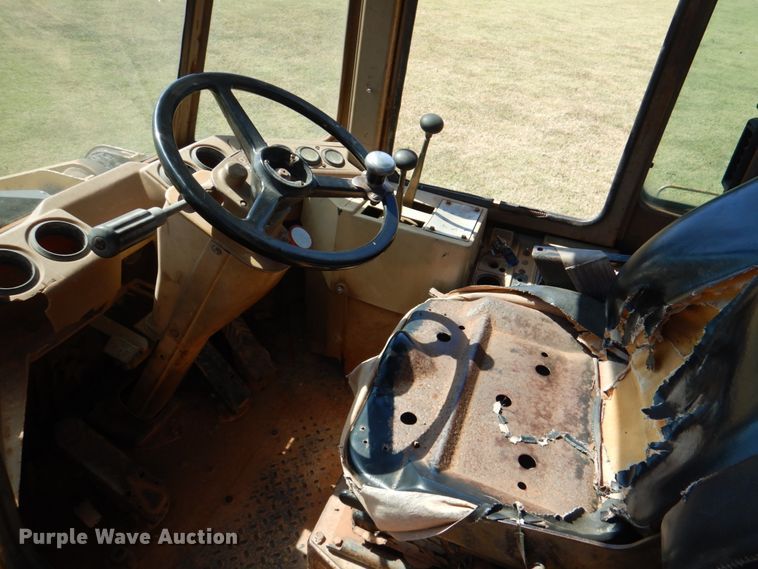 image for item DG1783 1985 Caterpillar 926  wheel loader