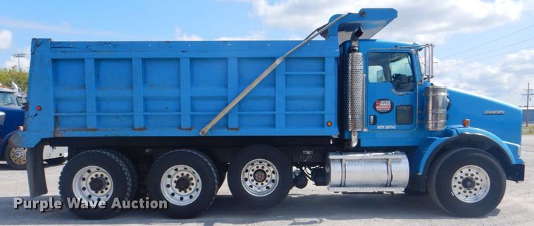 image for item DG1844 2005 Kenworth T800  dump truck