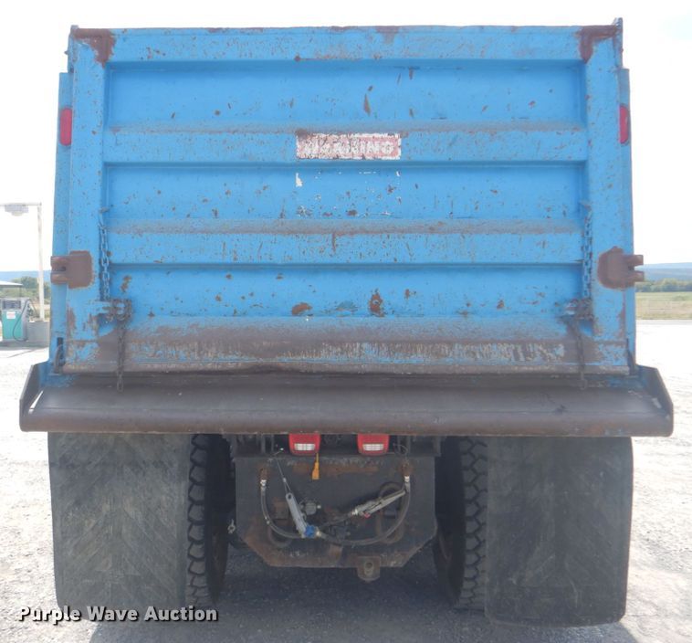 image for item DG1844 2005 Kenworth T800  dump truck