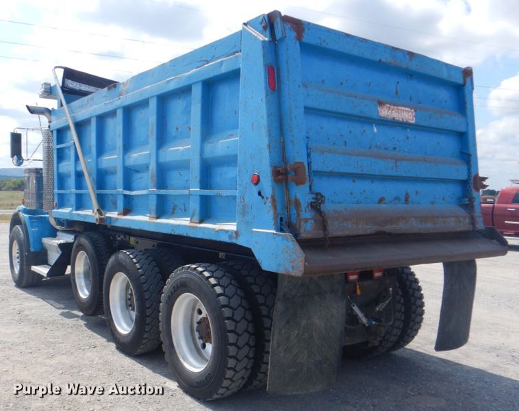 image for item DG1844 2005 Kenworth T800  dump truck