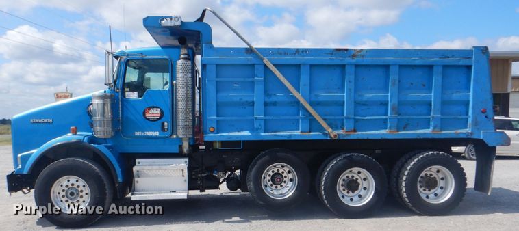 image for item DG1844 2005 Kenworth T800  dump truck