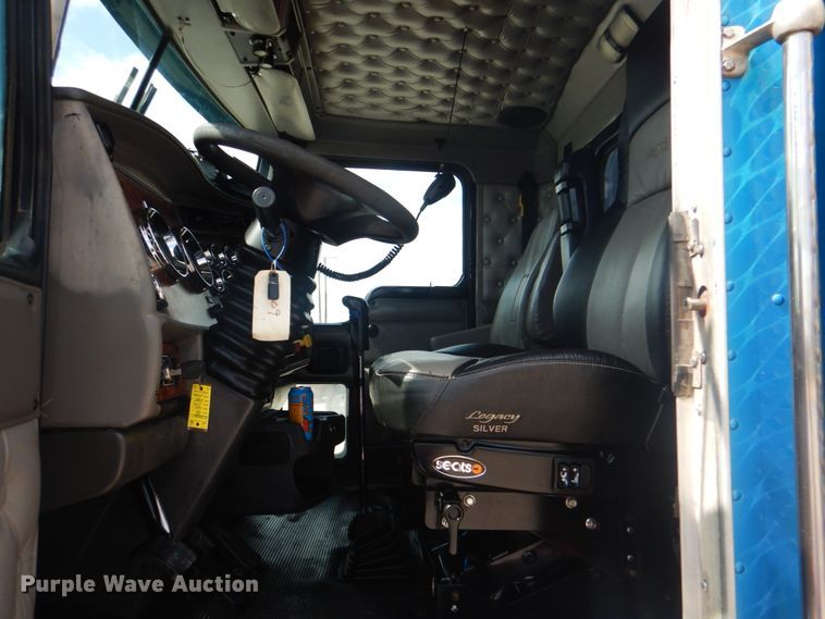 image for item DG1844 2005 Kenworth T800  dump truck