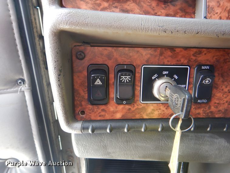 image for item DG1844 2005 Kenworth T800  dump truck