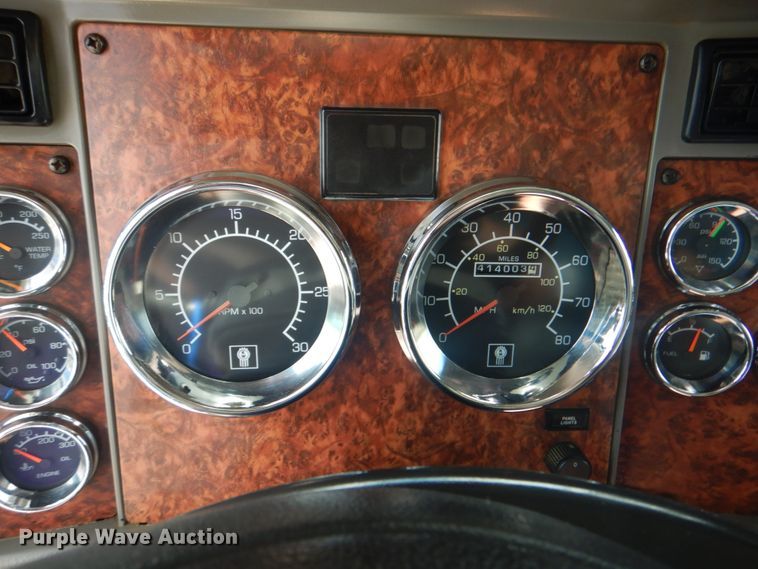 image for item DG1844 2005 Kenworth T800  dump truck