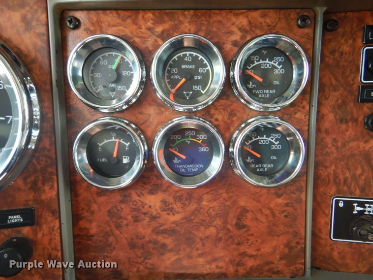 image for item DG1844 2005 Kenworth T800  dump truck