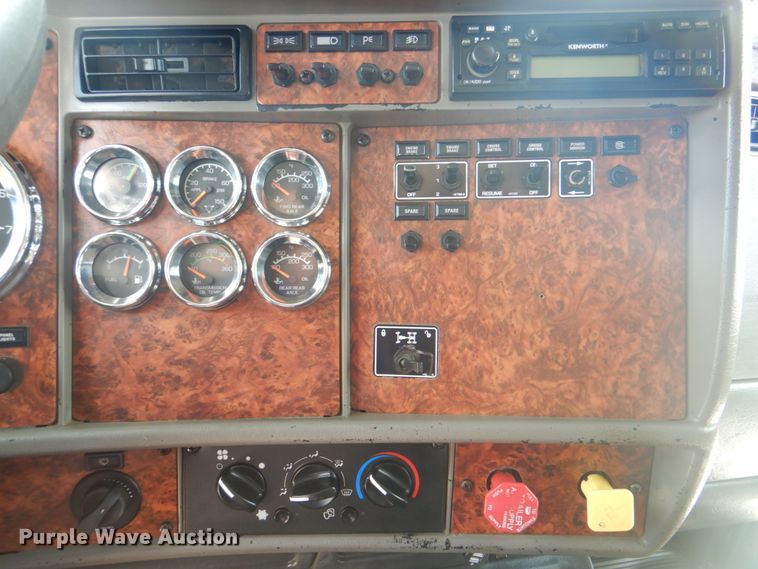 image for item DG1844 2005 Kenworth T800  dump truck