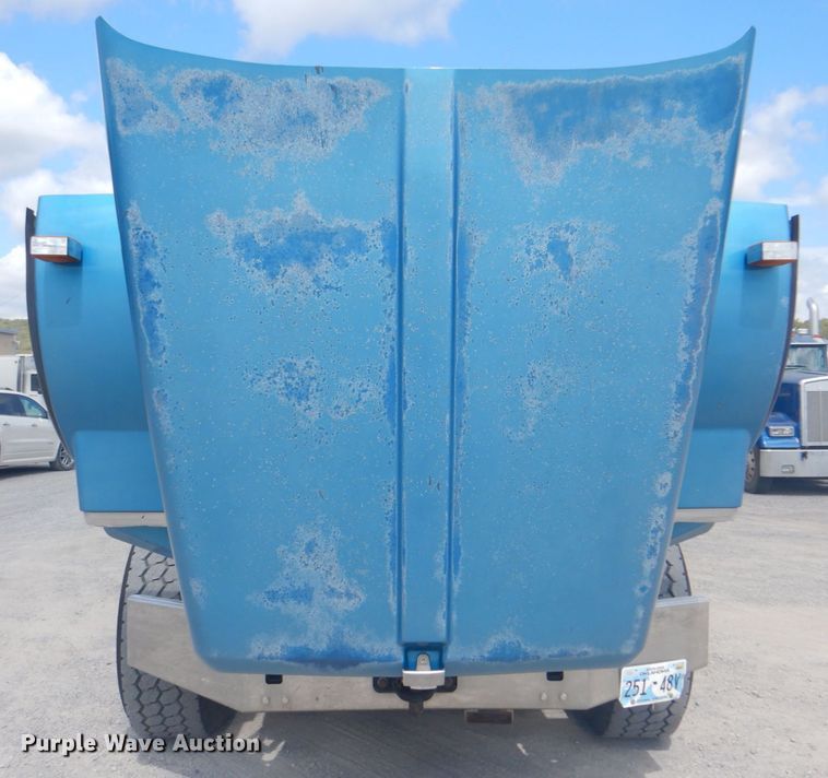 image for item DG1844 2005 Kenworth T800  dump truck