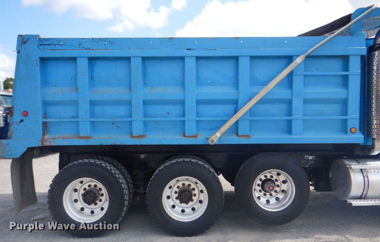 image for item DG1844 2005 Kenworth T800  dump truck