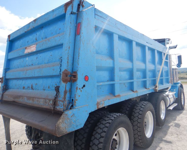 image for item DG1844 2005 Kenworth T800  dump truck