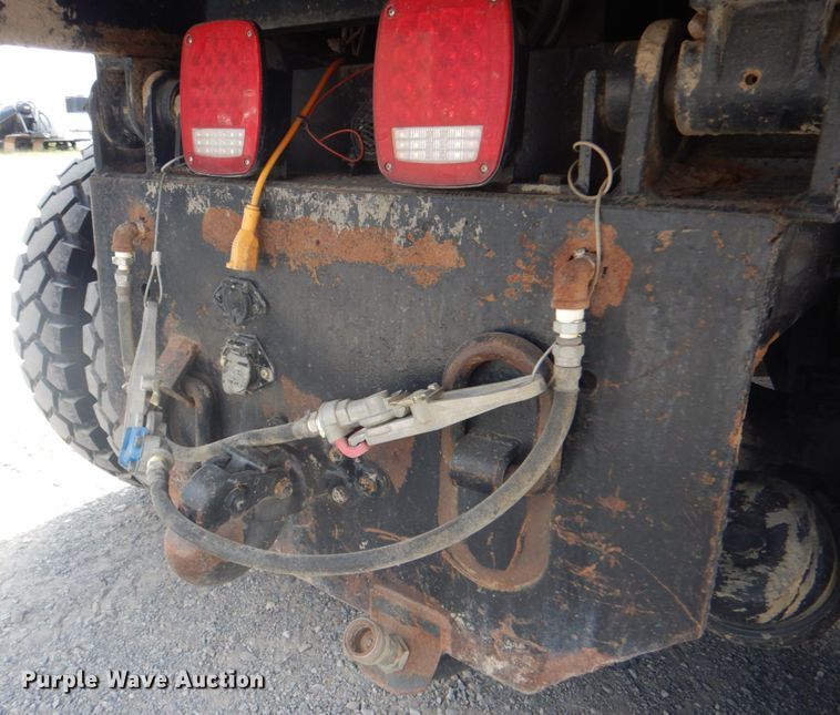 image for item DG1844 2005 Kenworth T800  dump truck