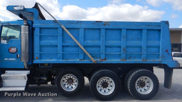 image for item DG1844 2005 Kenworth T800  dump truck