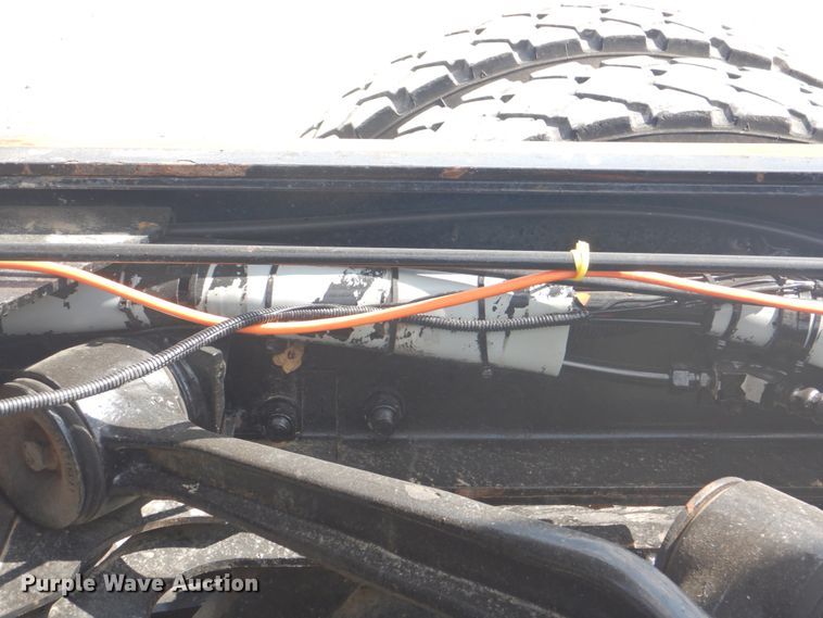 image for item DG1844 2005 Kenworth T800  dump truck