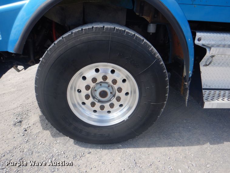 image for item DG1844 2005 Kenworth T800  dump truck