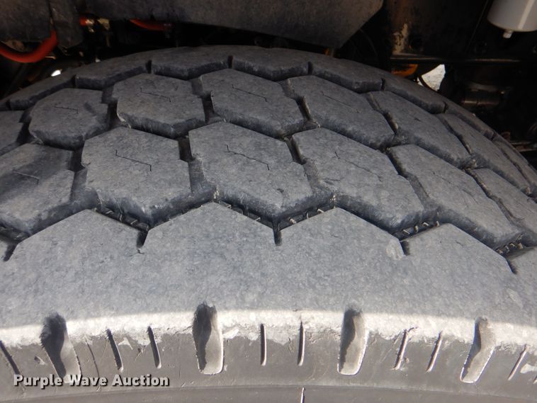 image for item DG1844 2005 Kenworth T800  dump truck