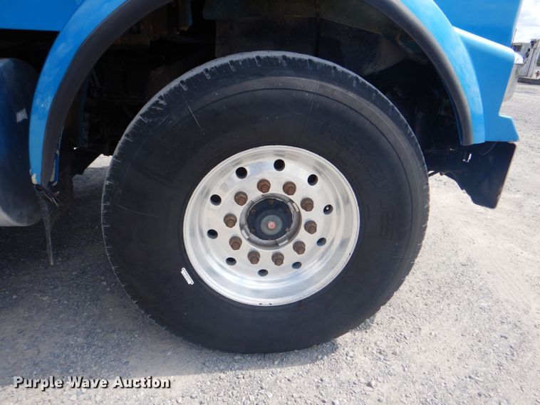 image for item DG1844 2005 Kenworth T800  dump truck