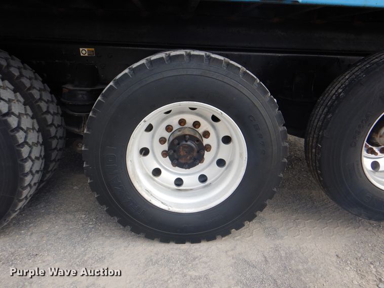 image for item DG1844 2005 Kenworth T800  dump truck