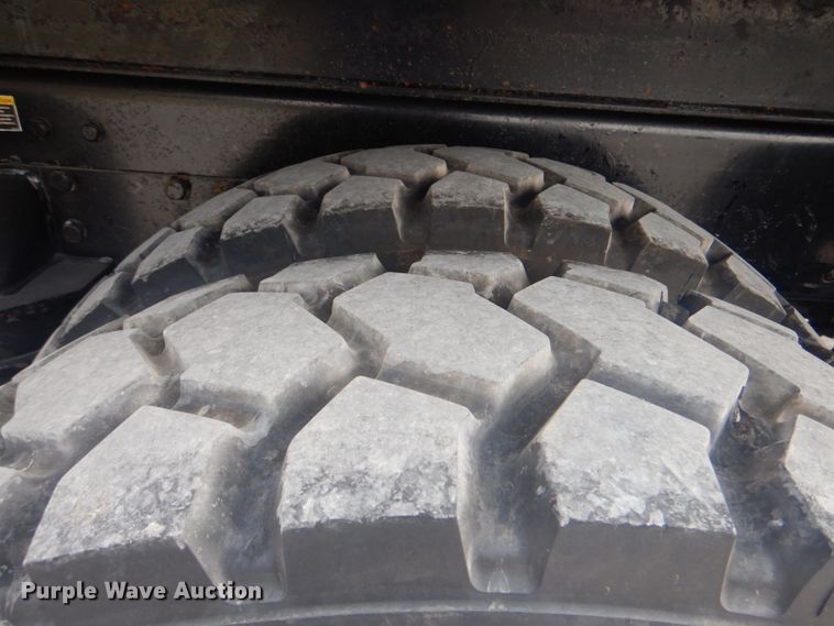 image for item DG1844 2005 Kenworth T800  dump truck