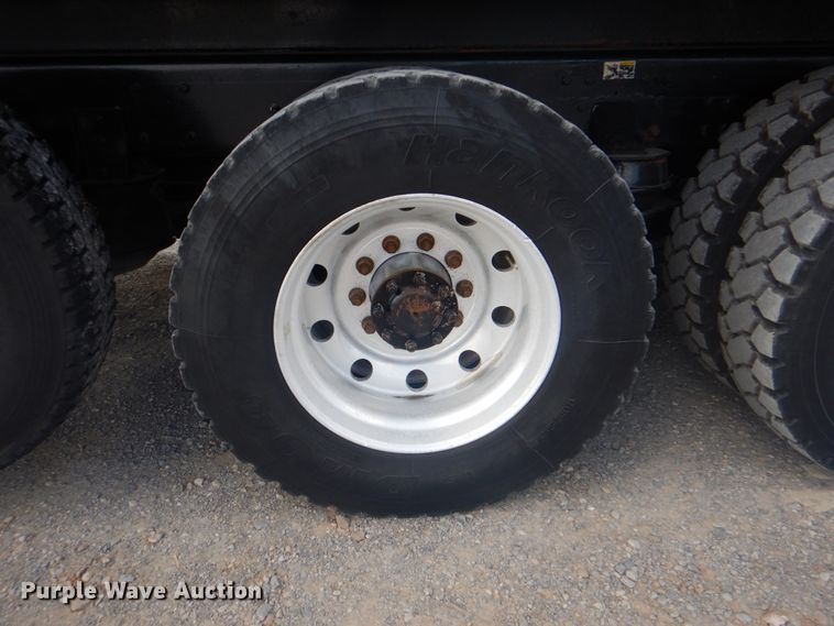 image for item DG1844 2005 Kenworth T800  dump truck