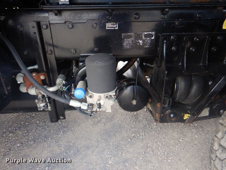 image for item DG1844 2005 Kenworth T800  dump truck