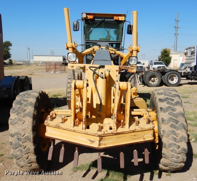 image for item DI5743 2002 John Deere 670C  motor grader