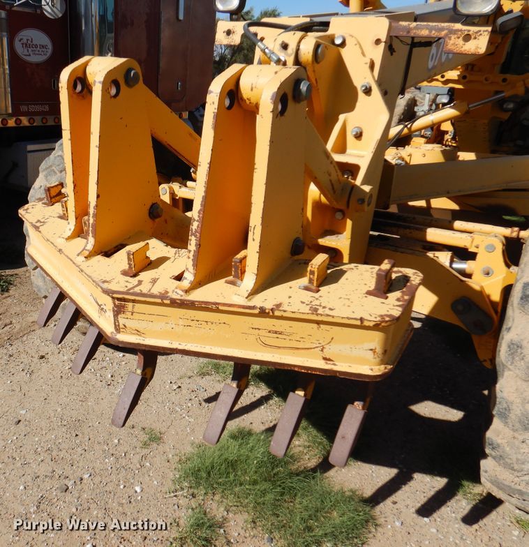 image for item DI5743 2002 John Deere 670C  motor grader