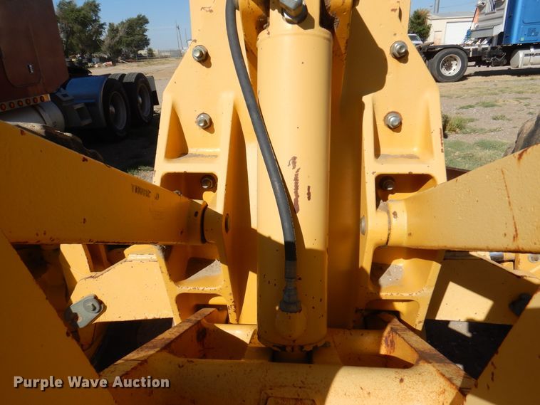 image for item DI5743 2002 John Deere 670C  motor grader