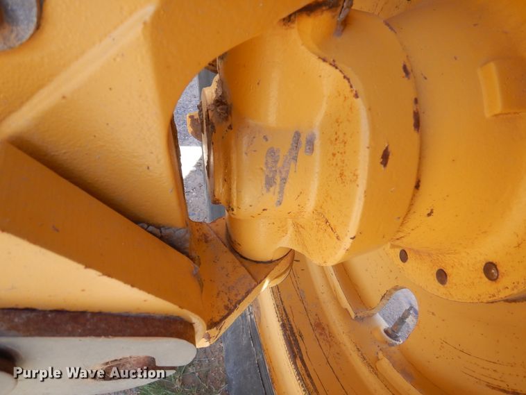 image for item DI5743 2002 John Deere 670C  motor grader