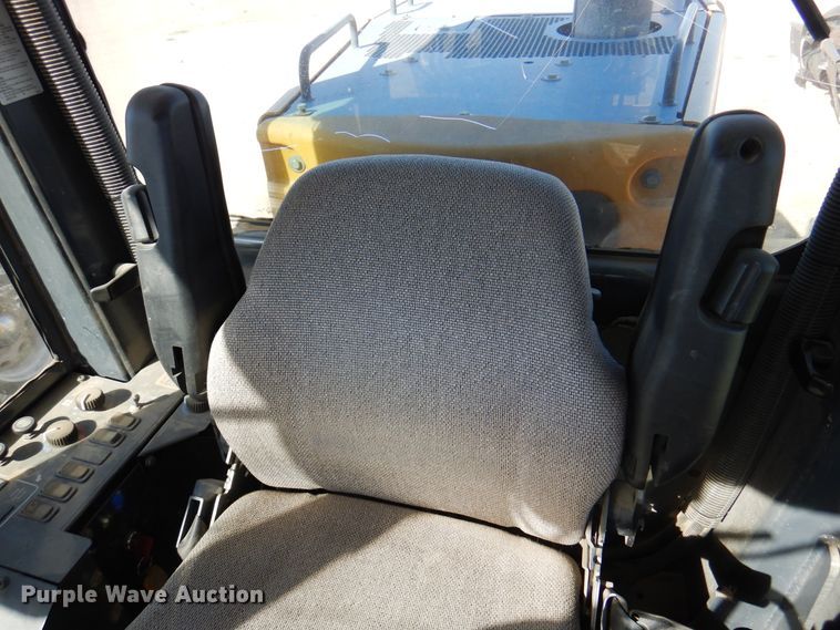 image for item DI5743 2002 John Deere 670C  motor grader