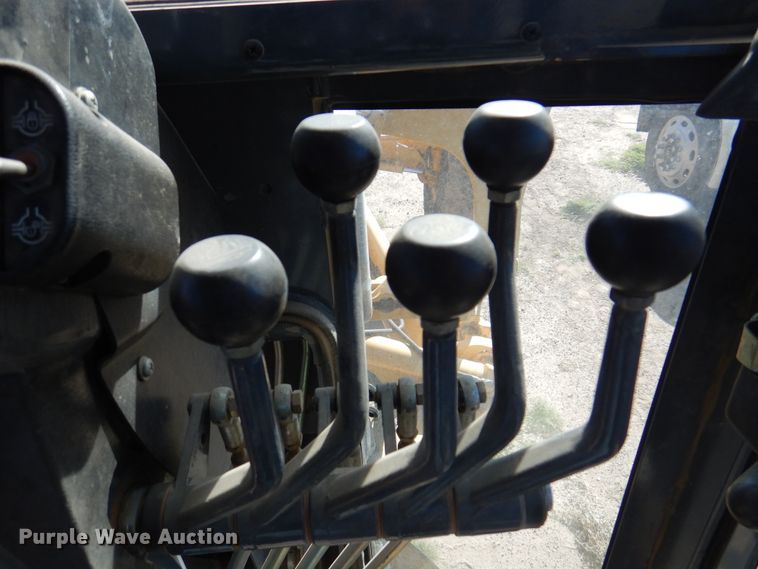 image for item DI5743 2002 John Deere 670C  motor grader