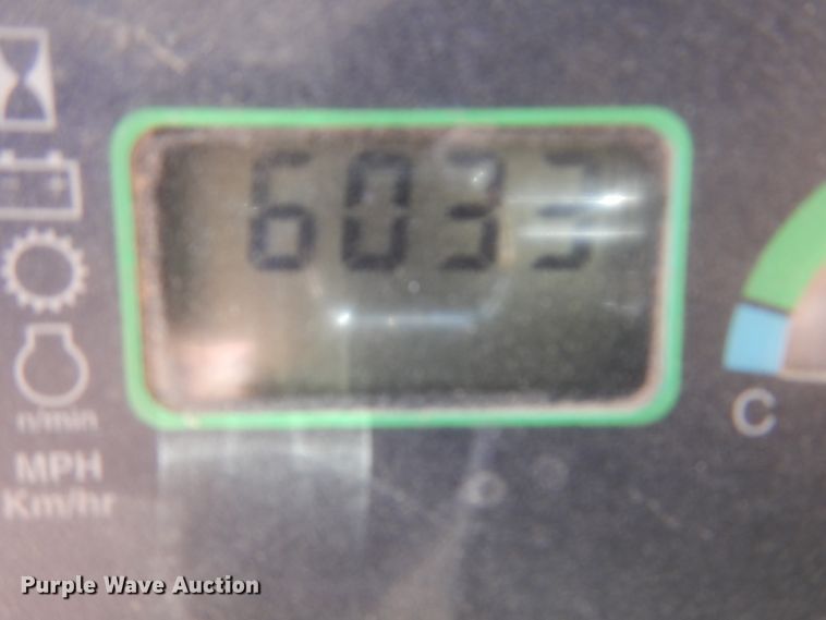 image for item DI5743 2002 John Deere 670C  motor grader