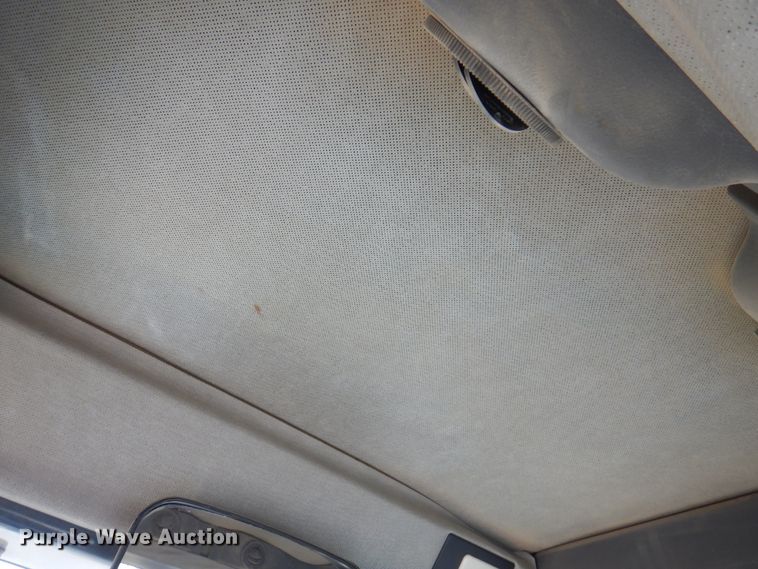 image for item DI5743 2002 John Deere 670C  motor grader