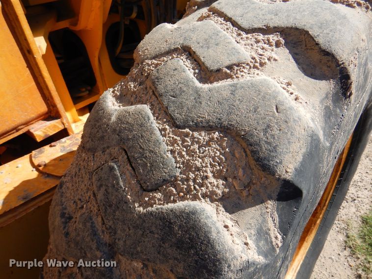 image for item DI5743 2002 John Deere 670C  motor grader